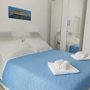 Sea Moon Apartment , Bari Włochy